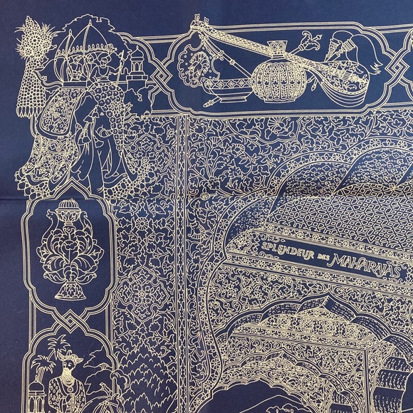 Vintage Hermès Scarves - Picture 8 of 16